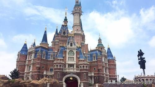 上海迪士尼和香港迪士尼哪个好玩,香港迪士尼和上海迪士尼分析