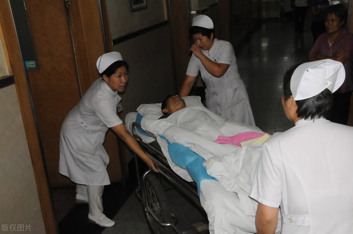 轻微脑出血经历的真实感受,脑出血的一瞬间有什么感觉