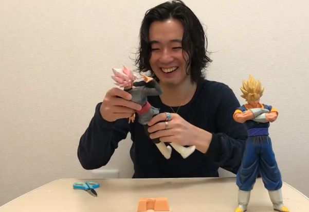 国产龙珠超四手办,山寨版奥特曼手办开箱