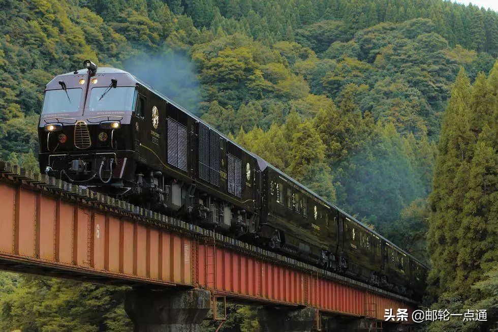 日本七星号邮轮式豪华卧铺火车,日本九州七星号观光列车