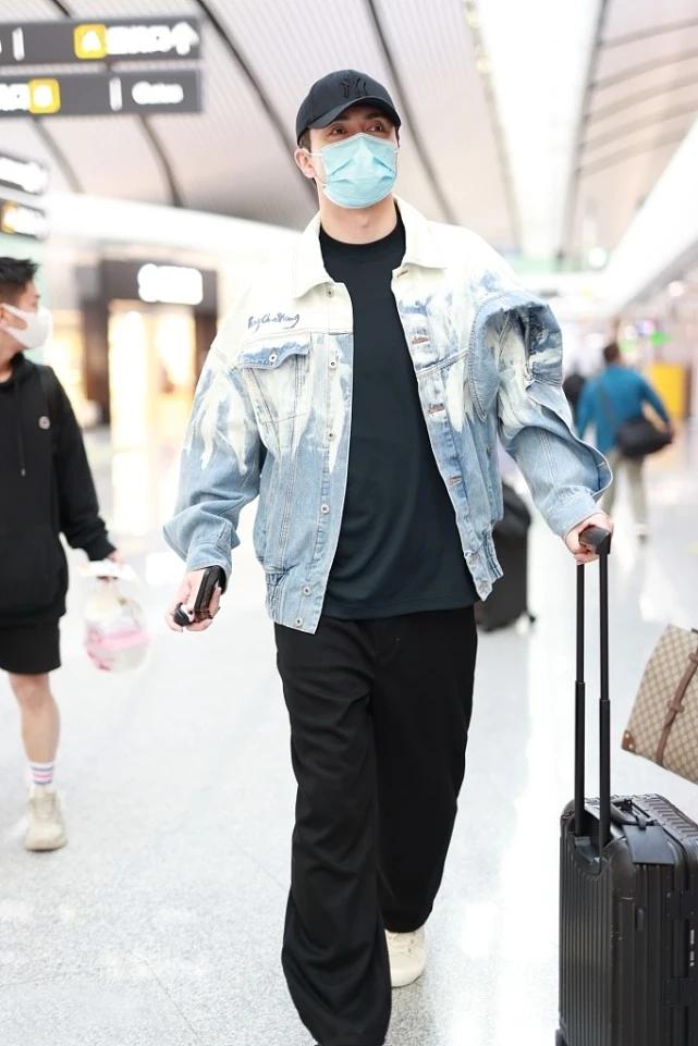 高伟光穿黑皮衣打扮,高伟光穿衣搭配图片