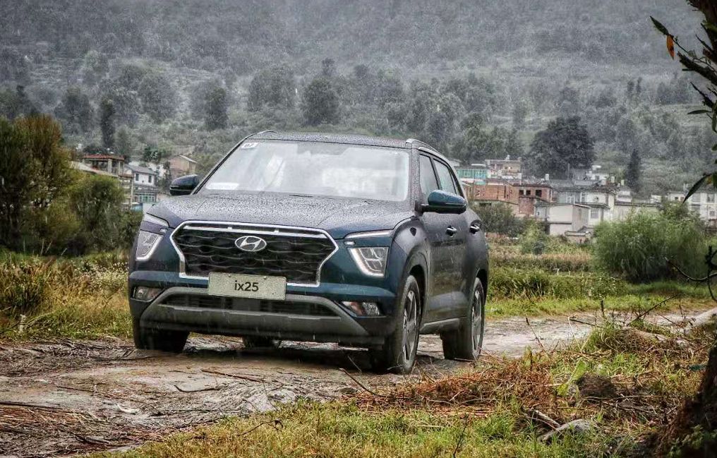 搭载12.3英寸竖屏,百公里油耗才5.3L,试驾北京现代全新一代ix25