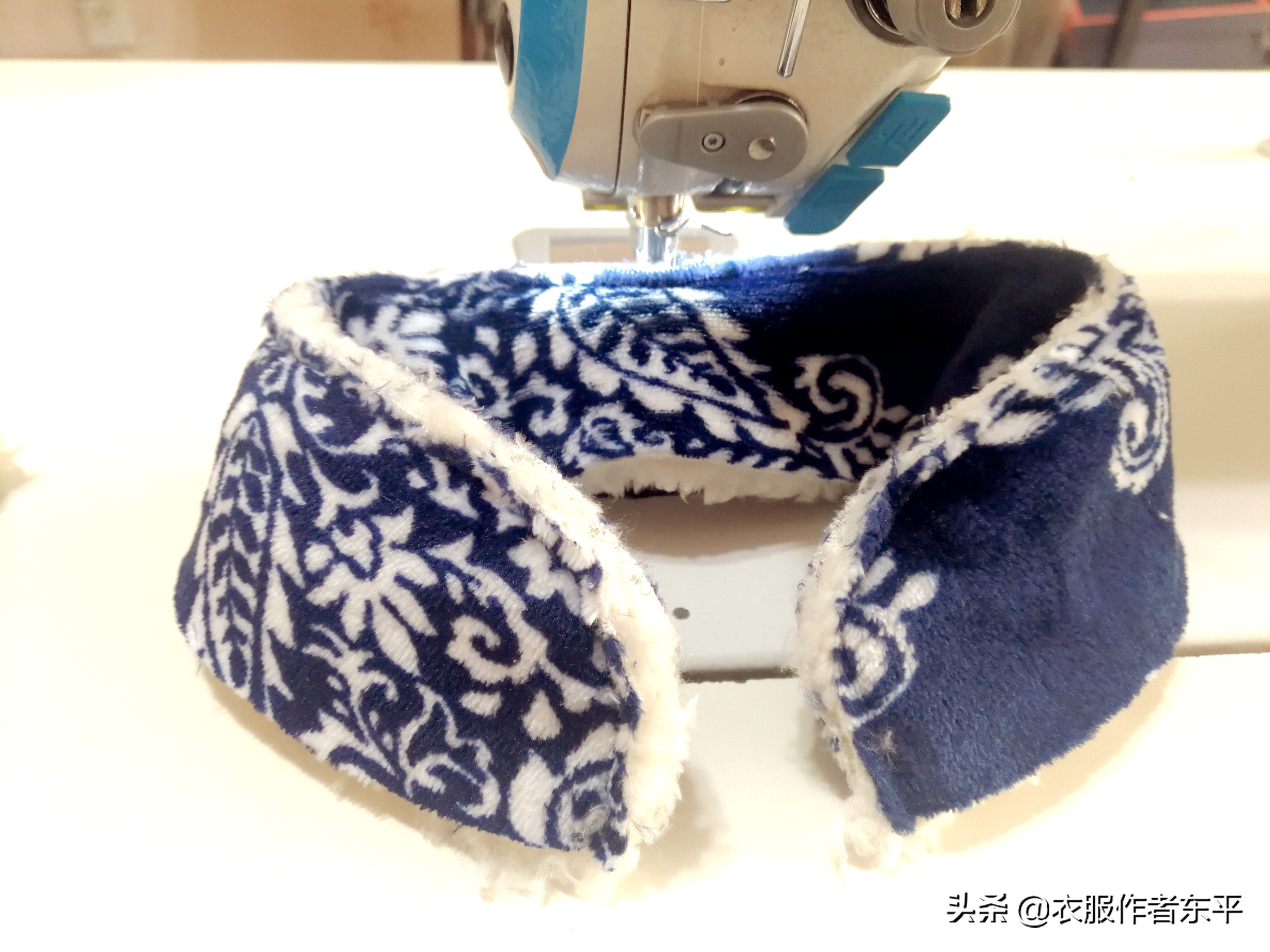 青花瓷半高领打底衫女,民族风青花瓷打底衫女款