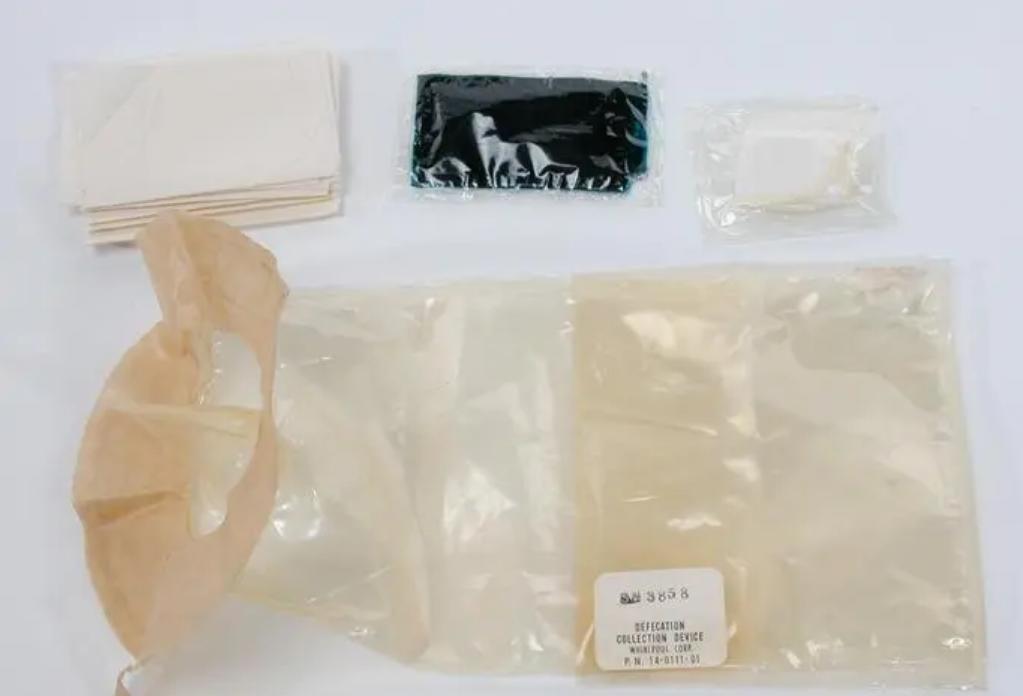 神舟十三号航天员怎么在太空生活,神舟十三号太空舱如何上厕所