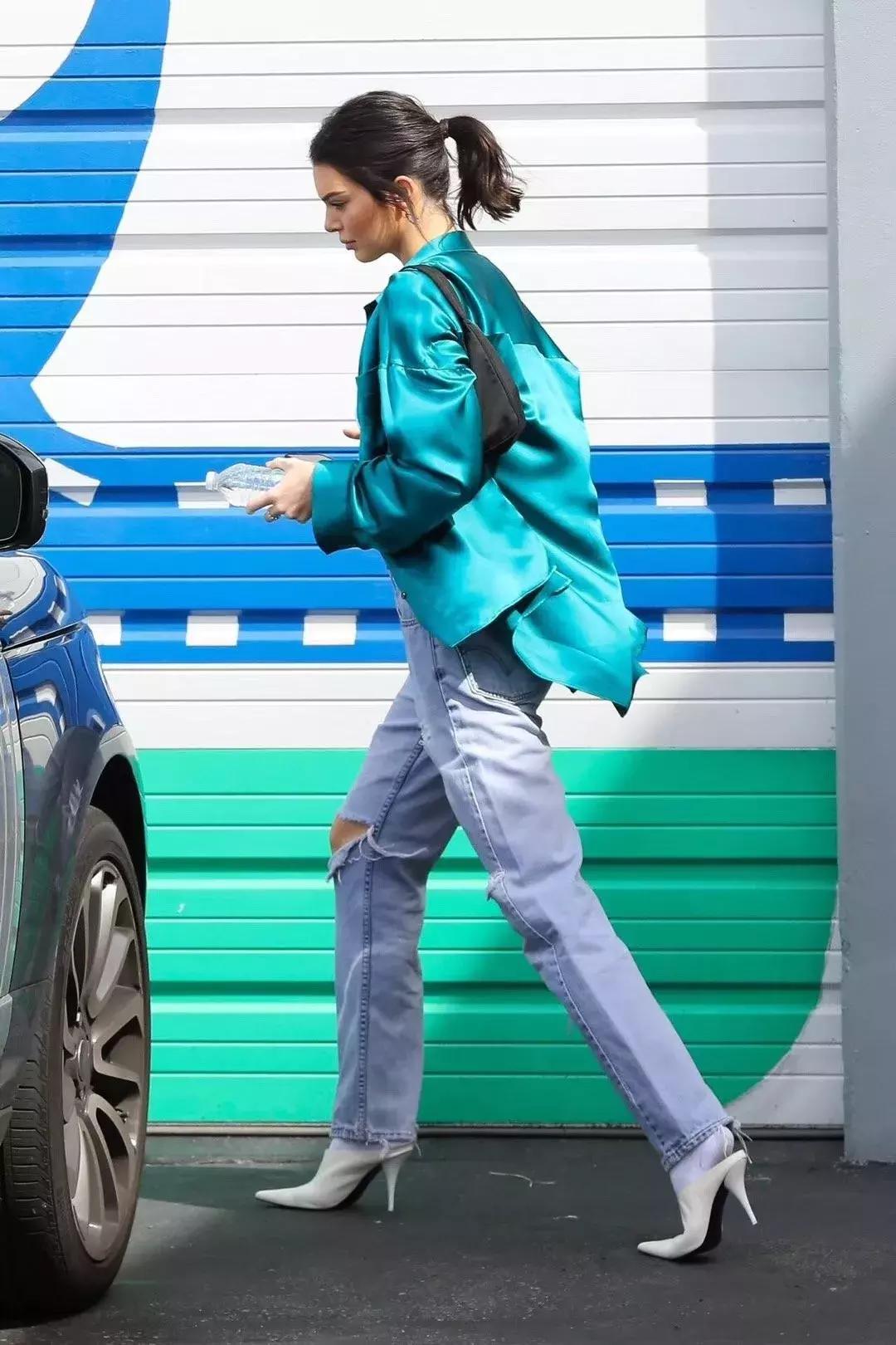 奶奶都嫌丑的包被Jennie背过后，有半个地球的时尚博主疯狂求同款