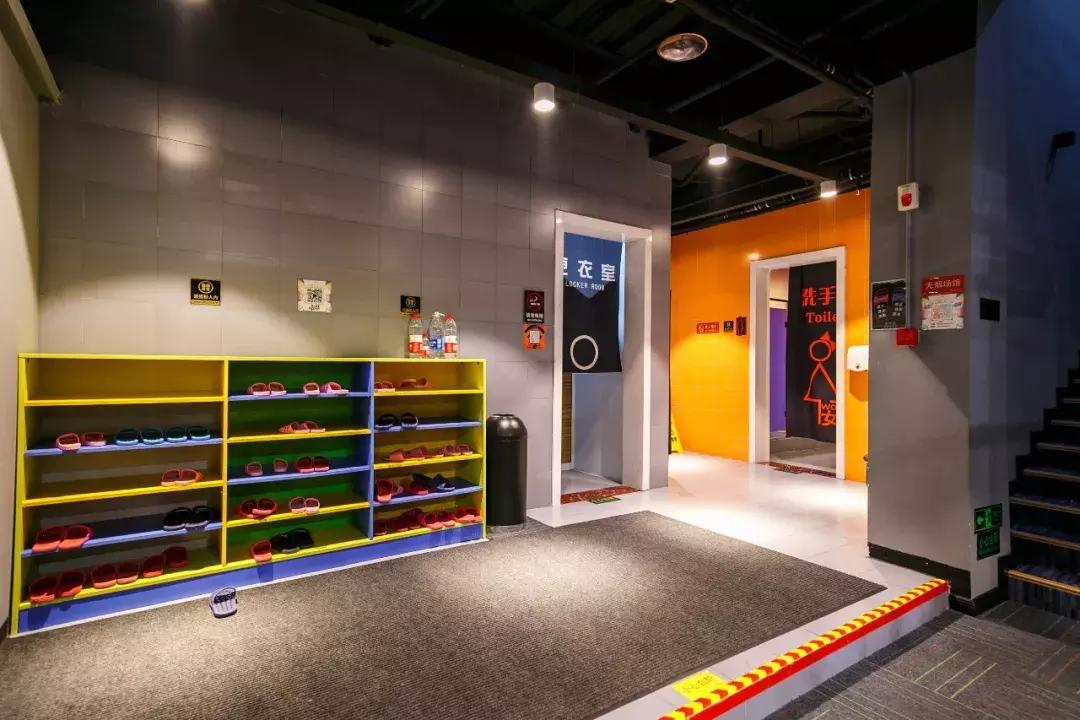 蹦床乐园闯关攀岩,蹦床馆嗨玩