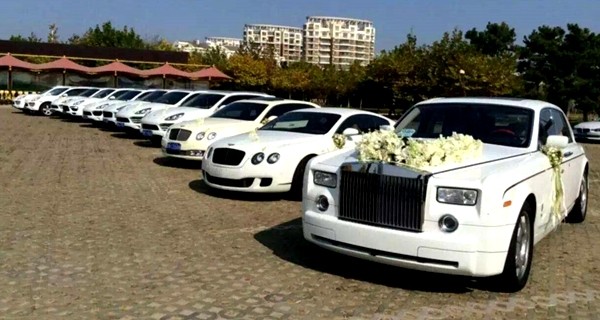 租婚车队一辆劳斯莱斯一天多少钱,豪华婚车到哪里买