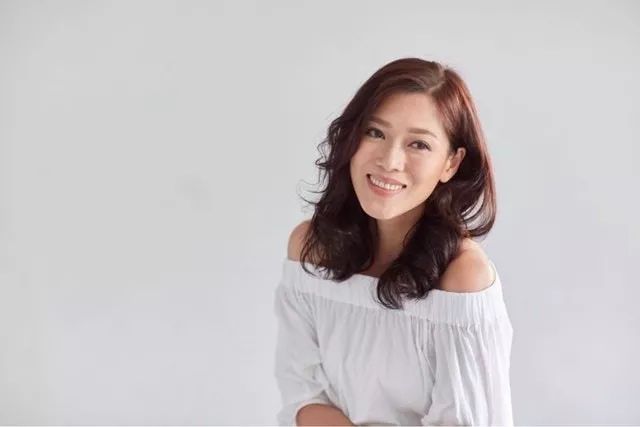 32岁tvb新晋小花入行多年终上位,tvb上位小花亮相引关注