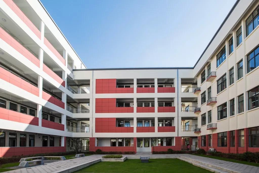 这里是天一中学老校区,如今美出了另一番境界