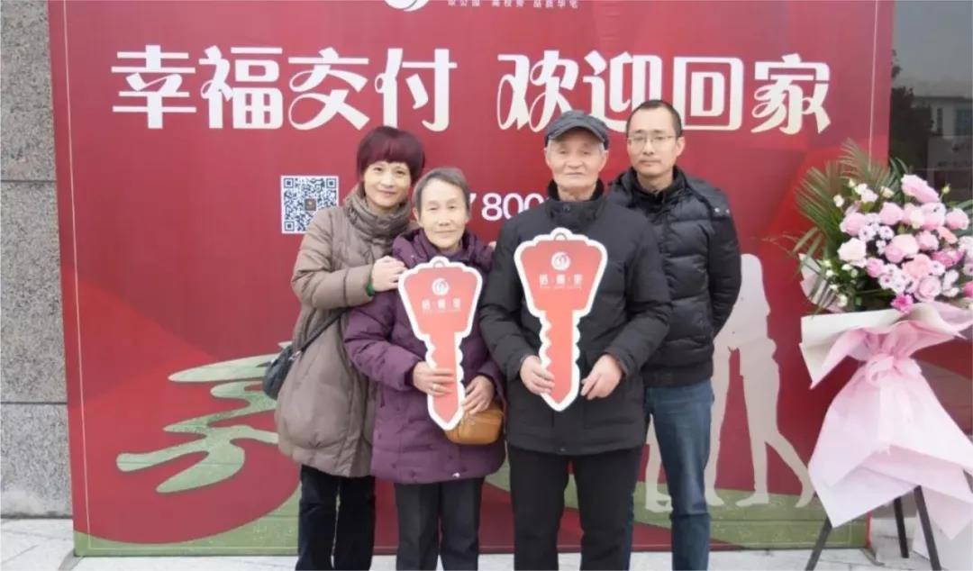 火凤凰浴火中如何重生,看浴火重生的凤凰