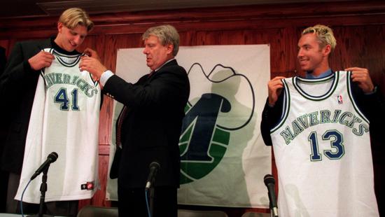 NBA最有钱的白人球员，把肯尼亚黑人娇妻娶进门：孩子不学德语