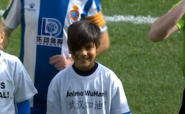 球员与球童的暖心瞬间,西甲球场感人瞬间