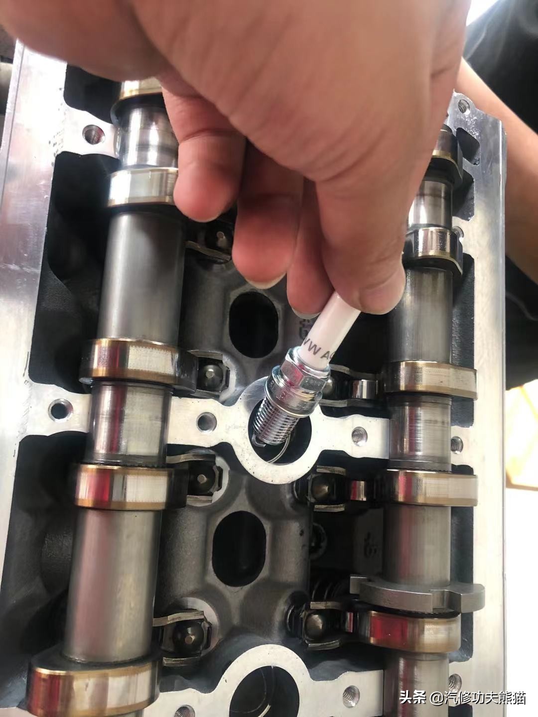 爱车养护烧机油要趁早治理,爱车烧机油