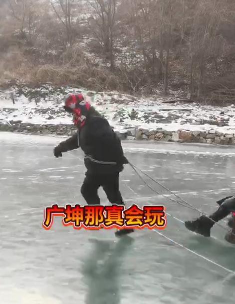 谢广坤赤身半裸铲雪,谢广坤新年