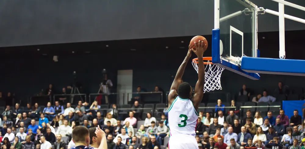 独家｜程杭卸任CEO，殷学斌接任，裁员40%的虎扑何去何从？