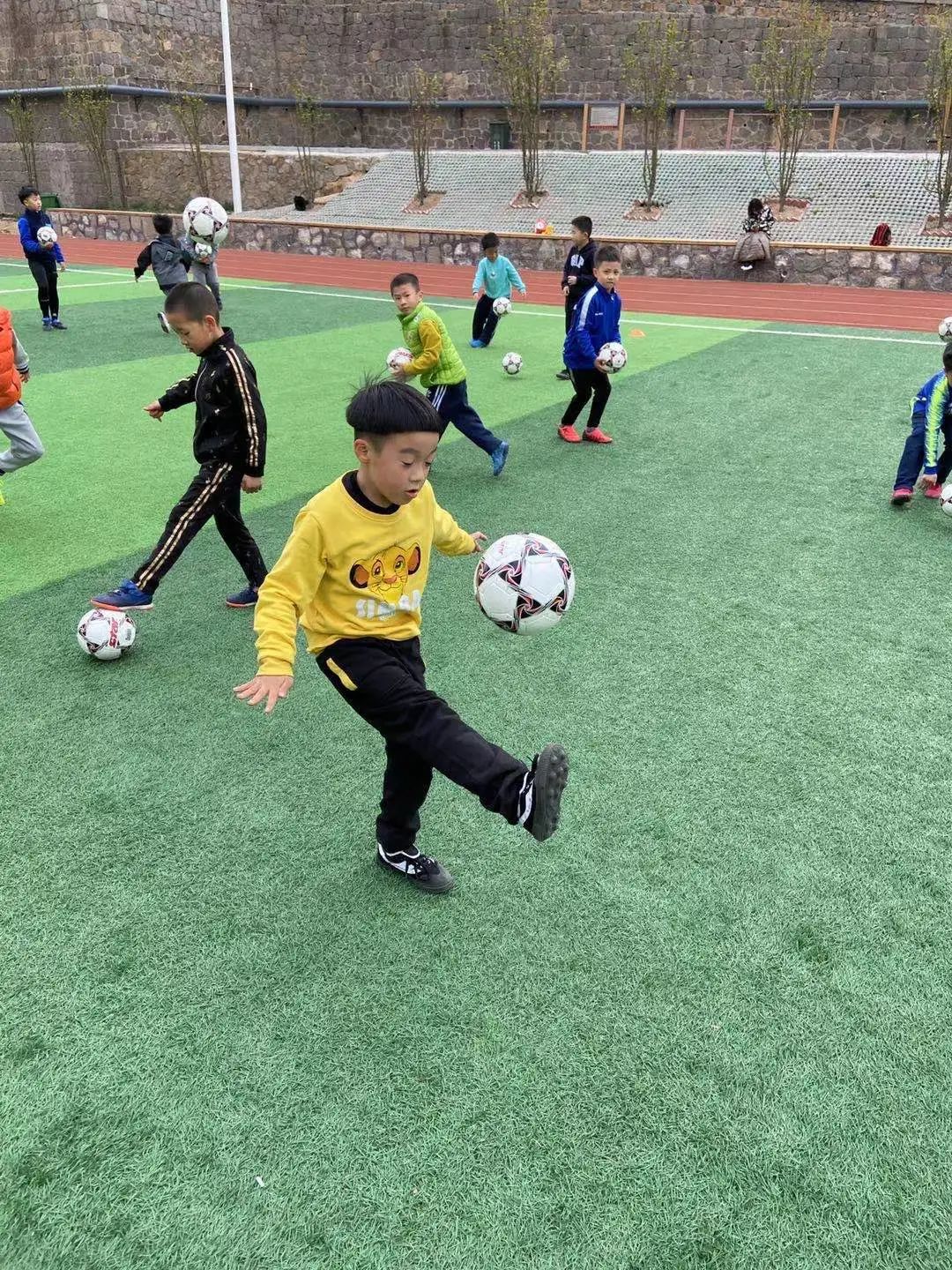 足球社团特色活动,十个一体育教研活动