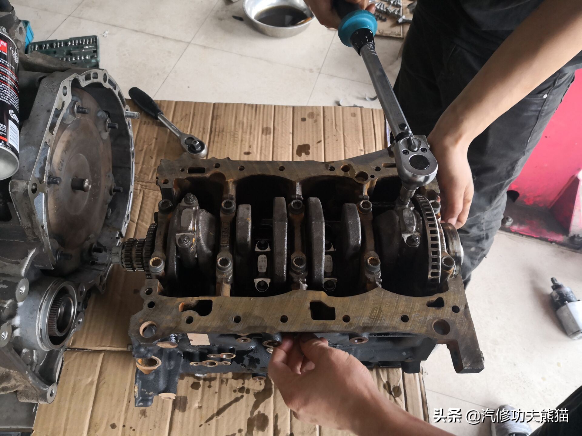 大众途观发动机烧机油维修多少钱,2010款大众途观严重烧机油