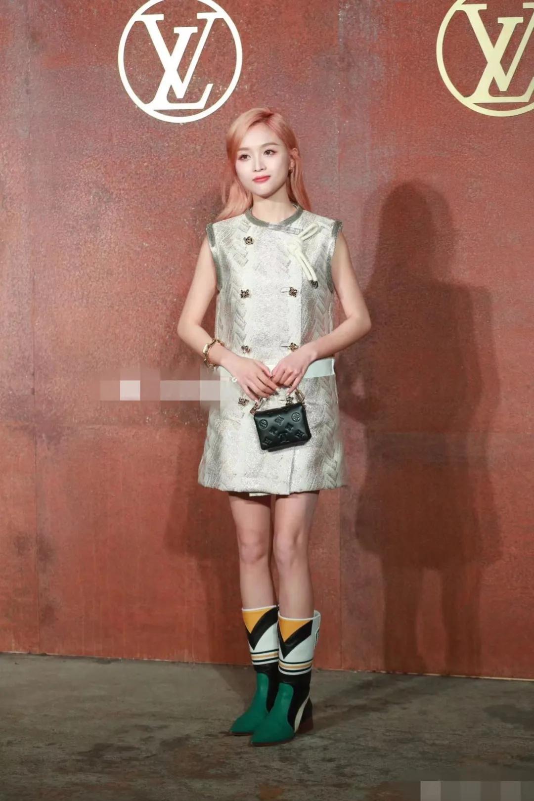 lv短袖金晨,杨采钰金晨刘亦菲宋祖德