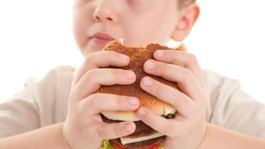 3岁孩子被喂到70斤吃播？别忘了，儿童肥胖要警惕的还有这些