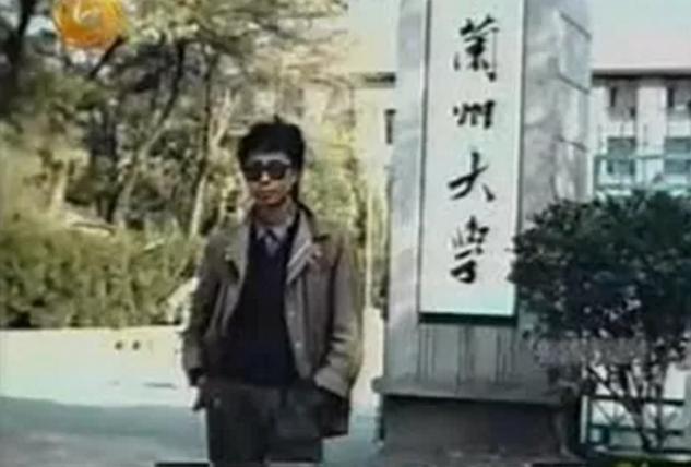 李阳疯狂英语教育的真谛演讲视频,英语教父李阳