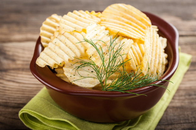 皮肤油腻长痘痘不能吃什么,皮肤长痘不能吃的发物