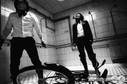 你和十年前的你有什么不同,你和十年前一样的样子