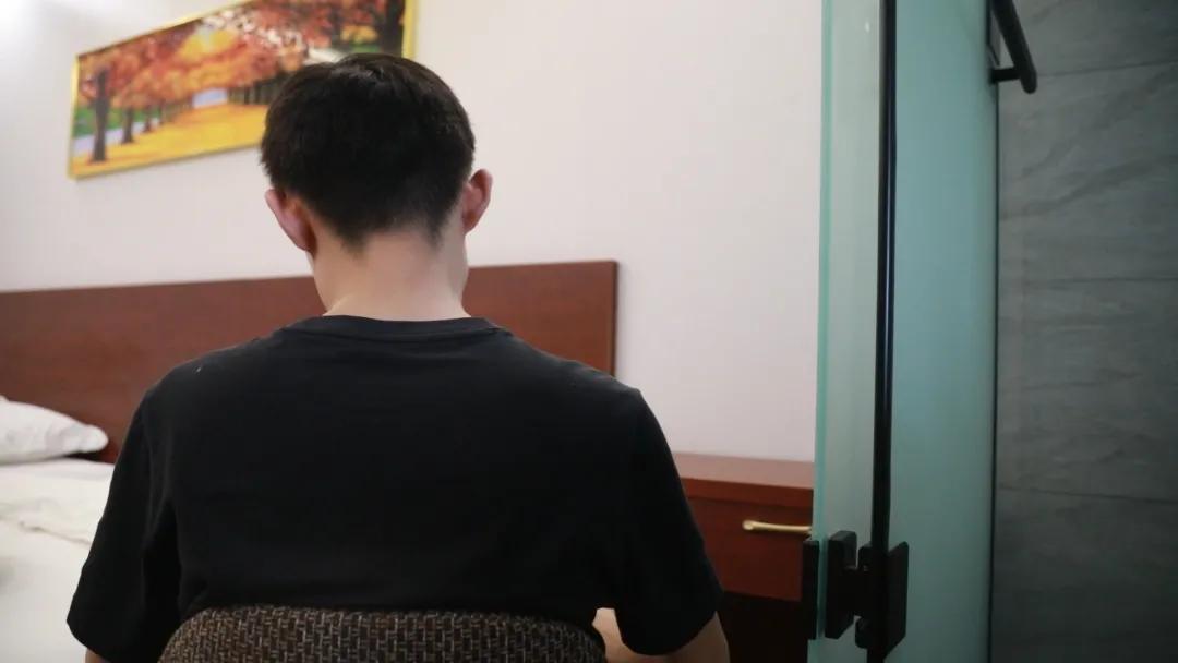 缅北恐怖经历,25岁荆州小伙逃出缅北