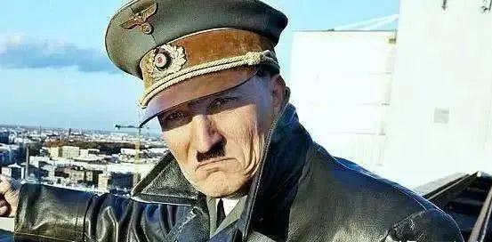 为什么日军要留胡子和头发,日军鼻子下面的胡子