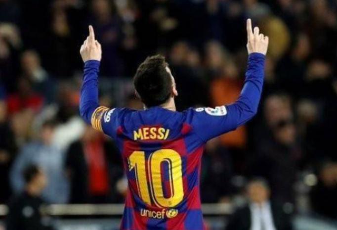 2022中超球员降薪后年薪排名,梅西年薪为什么比c罗高很多