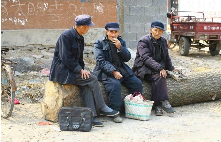 关于农村老话四白四黑是什么,农村俗语四酸四白四难听