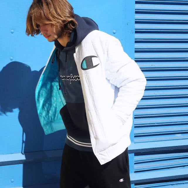 阿迪和耐克哪个鞋穿着最舒服,nike和阿迪达斯哪个更潮