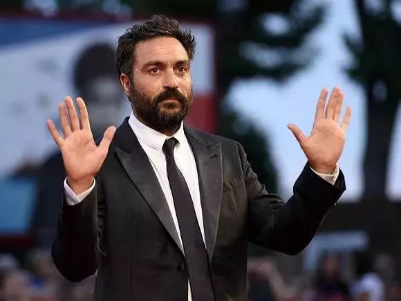 9.1分高能剧回归开局燃爆,一开播就飙到9.8分这剧没谁了