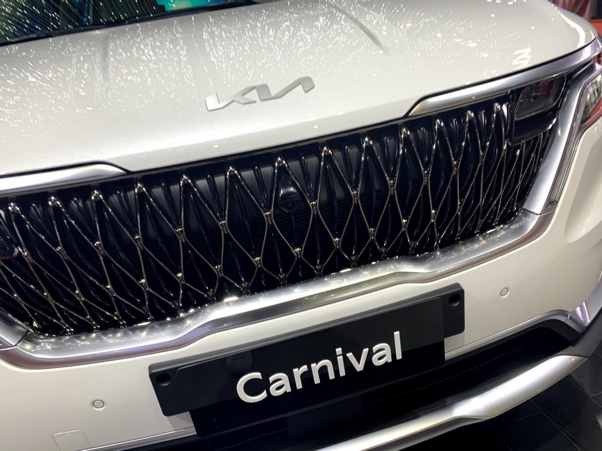 对标别克gl8的商务车,别克gl8公务舱跟起亚嘉华比怎么样