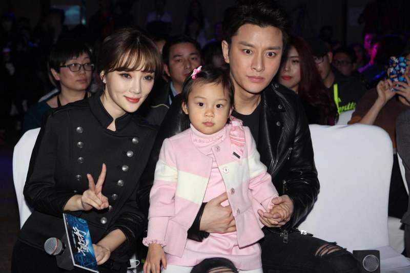 甜馨已经被改名字了么,甜馨改姓了吗