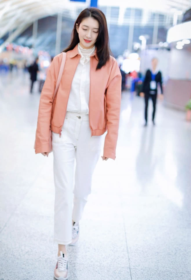 江疏影粉白系好看吗,江疏影粉色系搭配图片