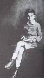 一辈子没钱没工作居无定所，却有500多个数学家愿意养他