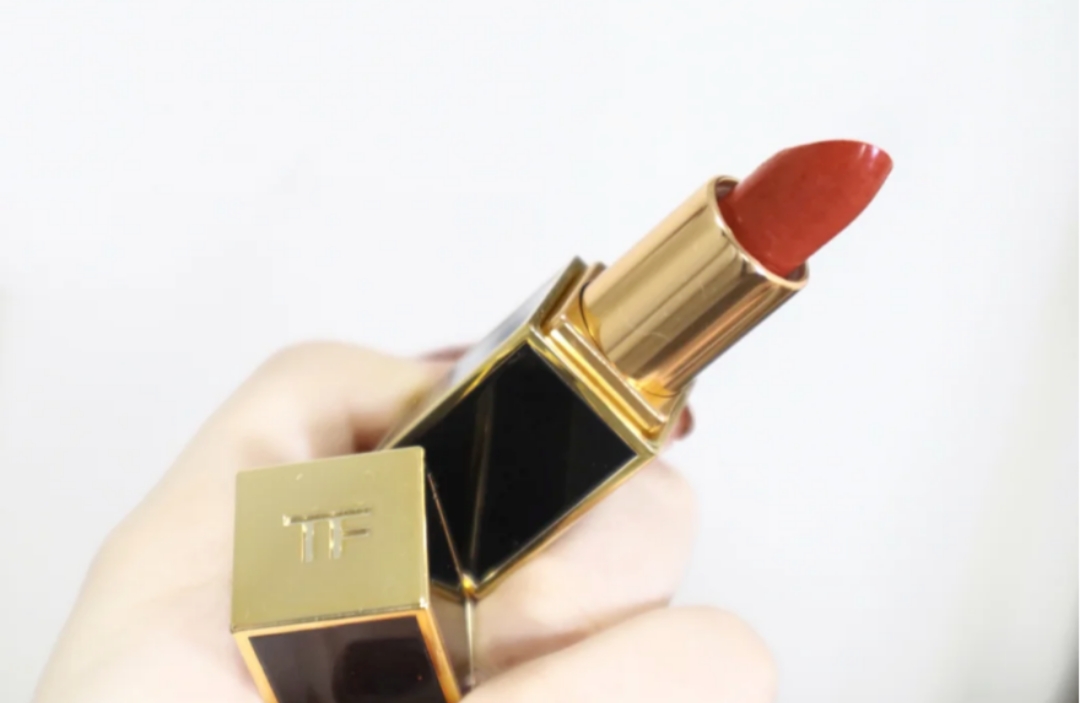 tf口红16号和迪奥的999哪个好看,tf口红很有档次
