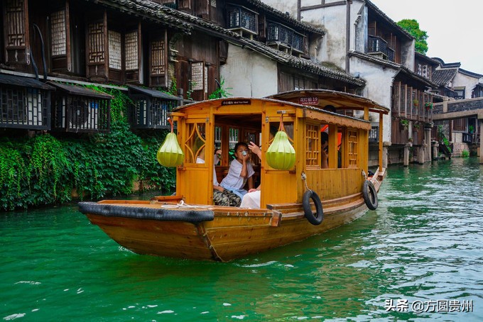 这个夏日，看这个美女如何在浙江乌村的第一百种玩法