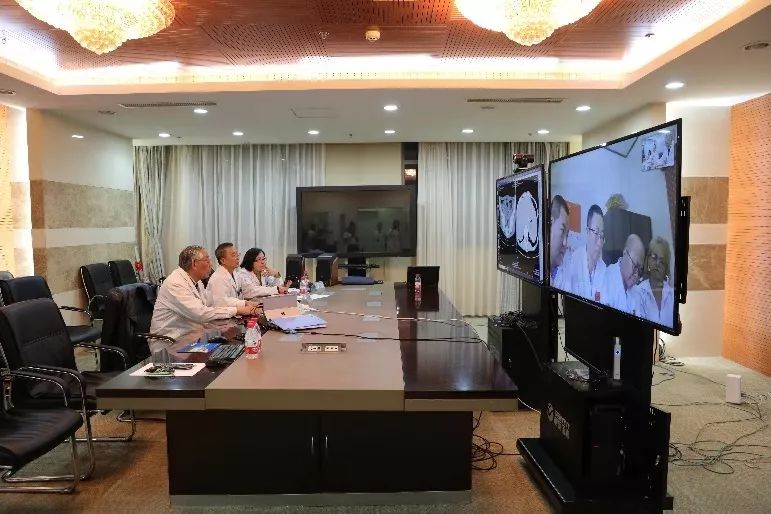 去国三万里问病一网间——中国（辽宁）援冈比亚医疗队开展远程会诊