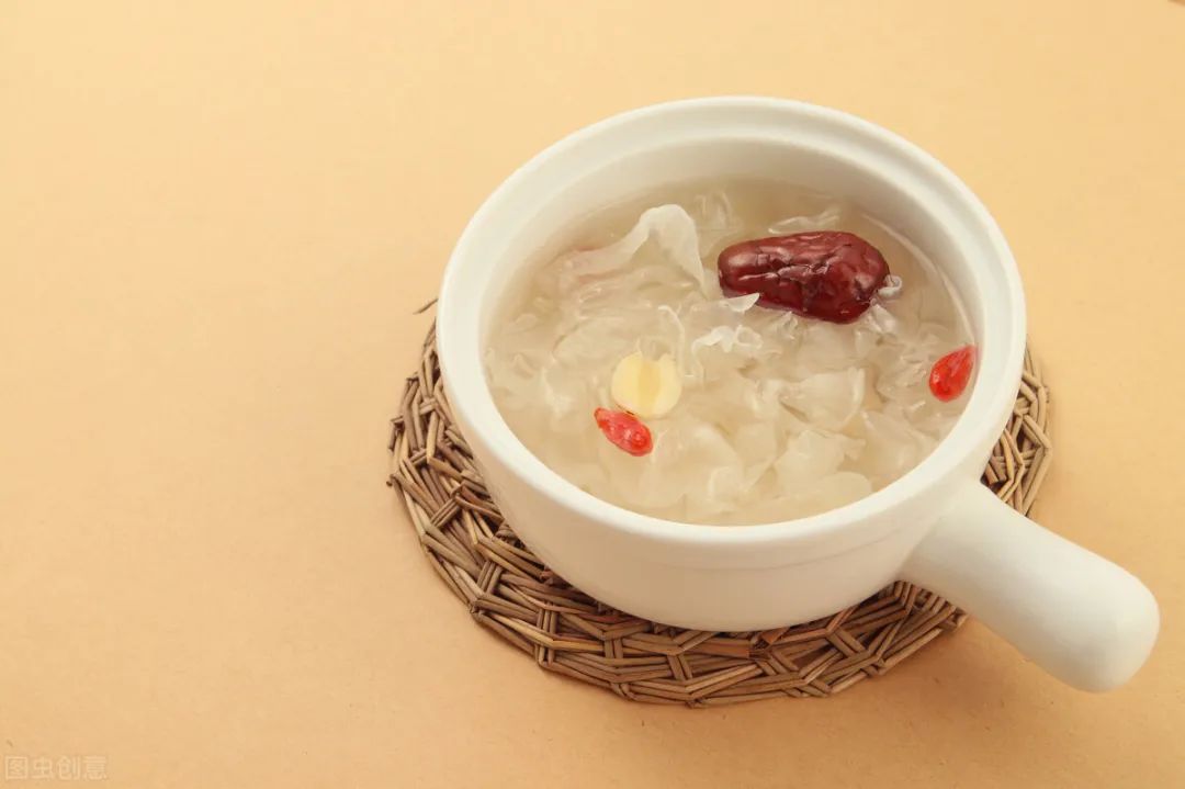 间断性大量出汗是什么原因,爱出汗夜间出汗是什么原因