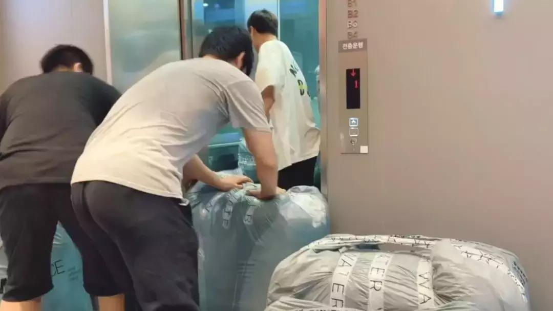 深夜,我在韩国东大门“血拼”了三小时