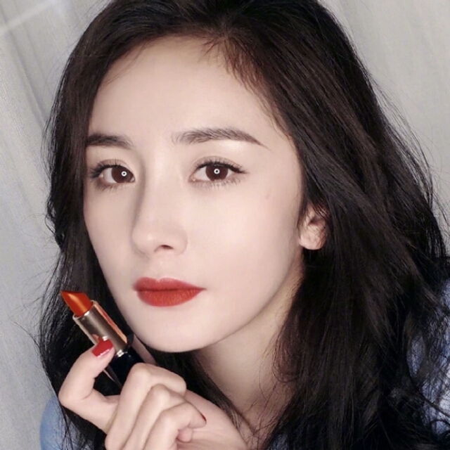 第一次送女朋友口红选什么色号,送女朋友什么品牌的口红比较好