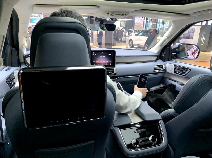 百万大林肯七座suv车型价格,新款林肯领航员值不值得买