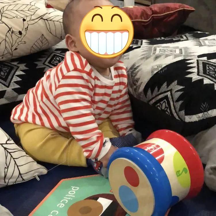 引导爬行、练习大运动,低幼音乐足球带给孩子的趣味运动机会