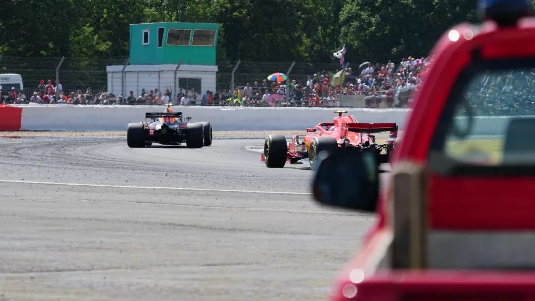 f1红牛车队阿斯顿马丁,阿斯顿马丁f1赛车队