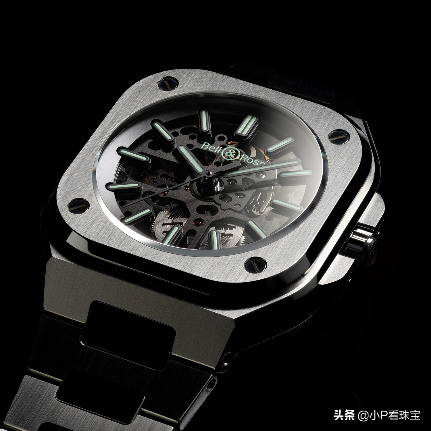 贝尔与罗斯Bell＆Ross推出BR05SkeletonNightlum镂空和夜光的方表