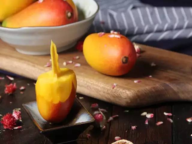 海南贵妃芒爆汁核细,贵妃芒皮薄肉厚甜蜜爆汁