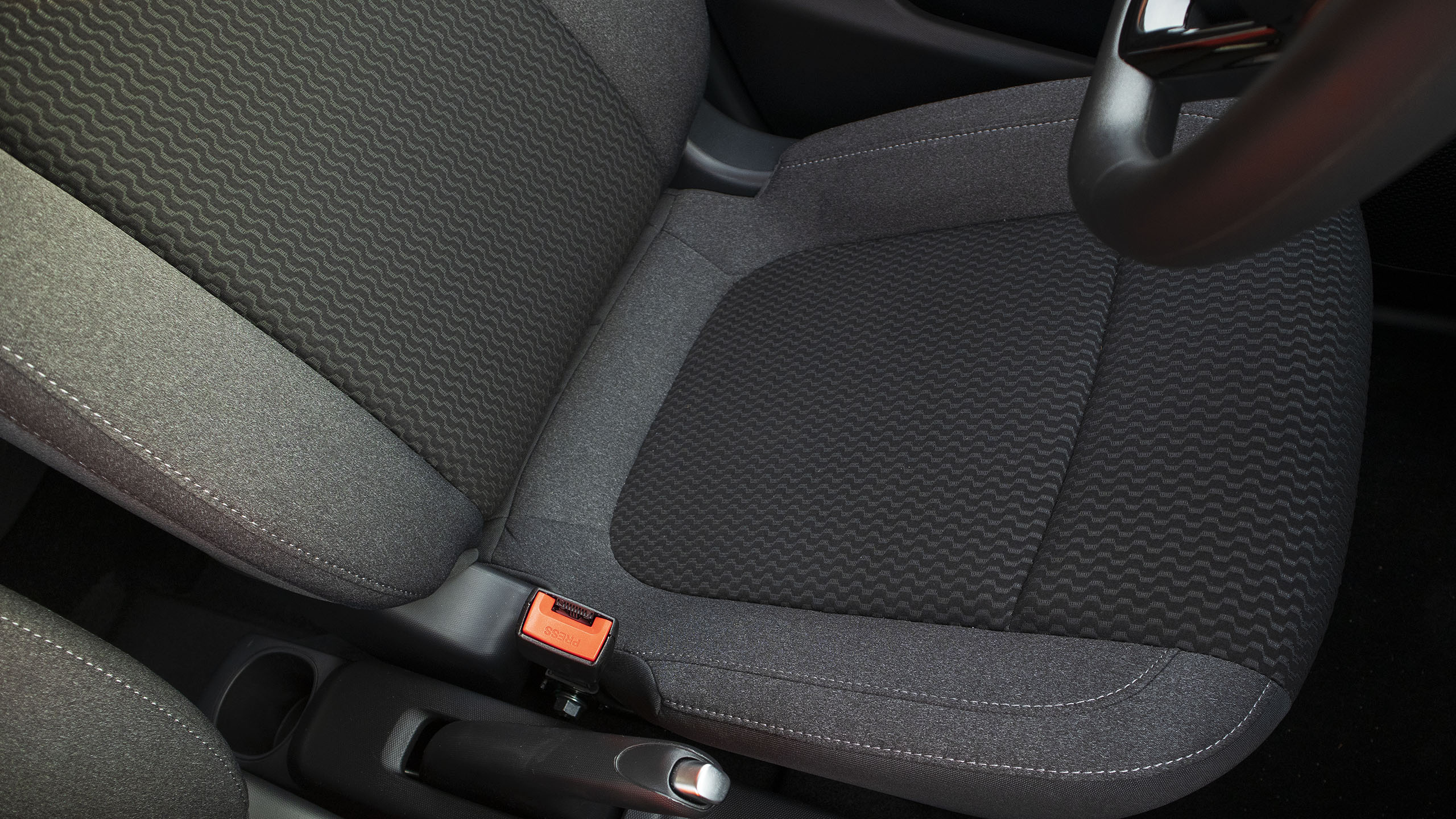 403公里续航,零跑t03310轻享版深度体验