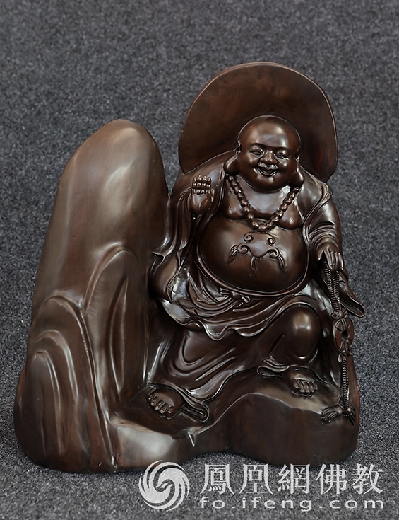 桐柏山木雕博物馆弥勒佛雕像,桐柏木雕博物馆龙的雕像