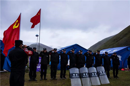 警察80岁,八零后白发民警